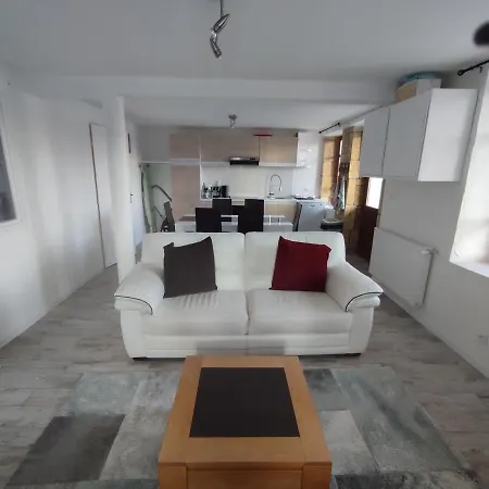 Apartmán Dans Maison Mitoyenne, Avec Vue Sur Les Montagnes *